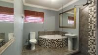 Main Bathroom - 8 square meters of property in Villieria