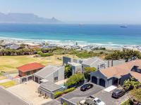  of property in Bloubergstrand