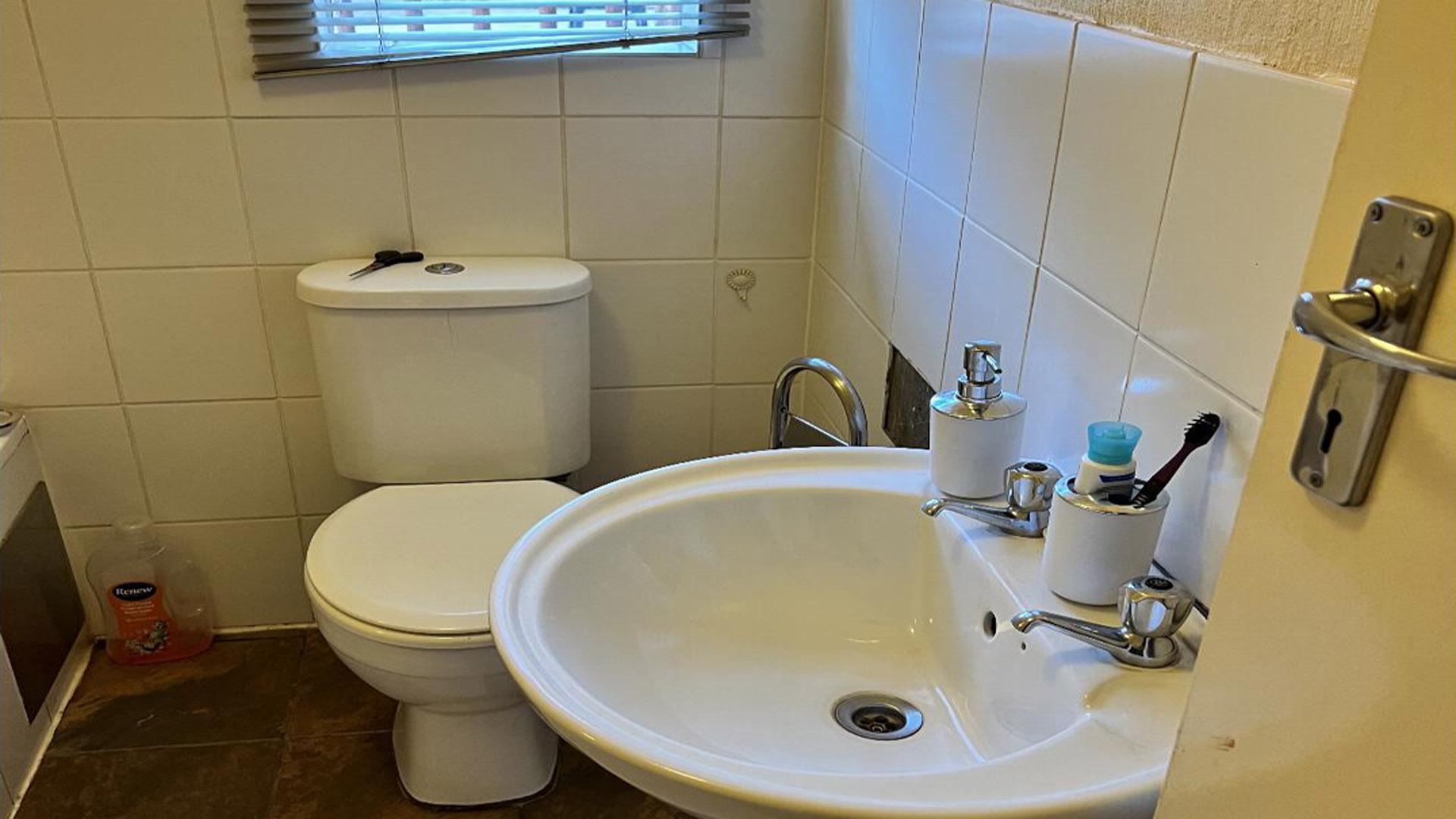 Bathroom 1 of property in Akasia