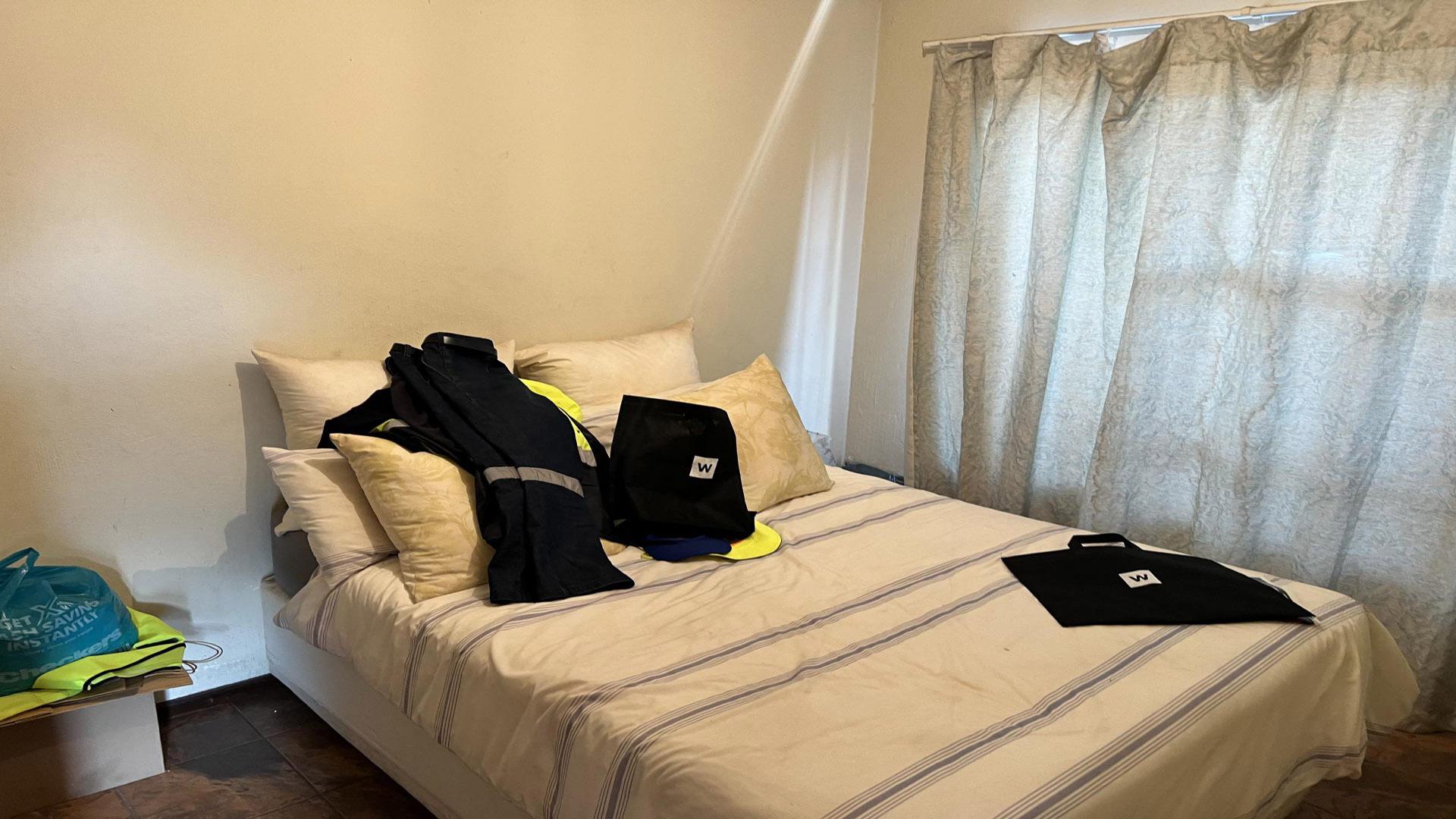 Bed Room 1 of property in Akasia