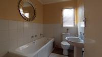 Bathroom 1 - 5 square meters of property in Karenpark