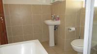 Bathroom 1 - 32 square meters of property in Ferndale - JHB