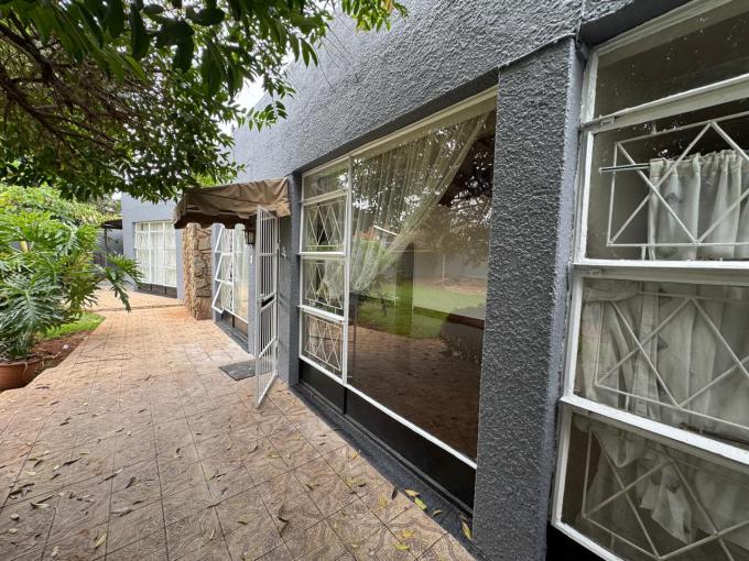 4 Bedroom House to Rent in Bosmont - Property to rent - MR702696