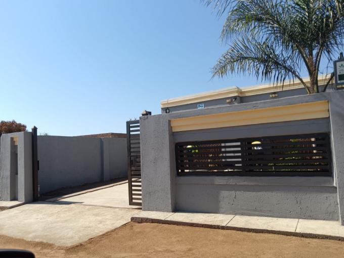 2 Bedroom House for Sale For Sale in Soshanguve - MR702707