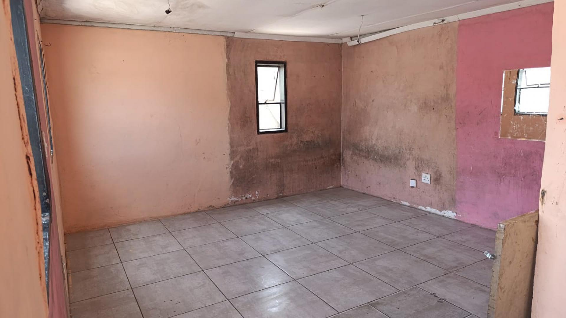 Lounges of property in Bellville South