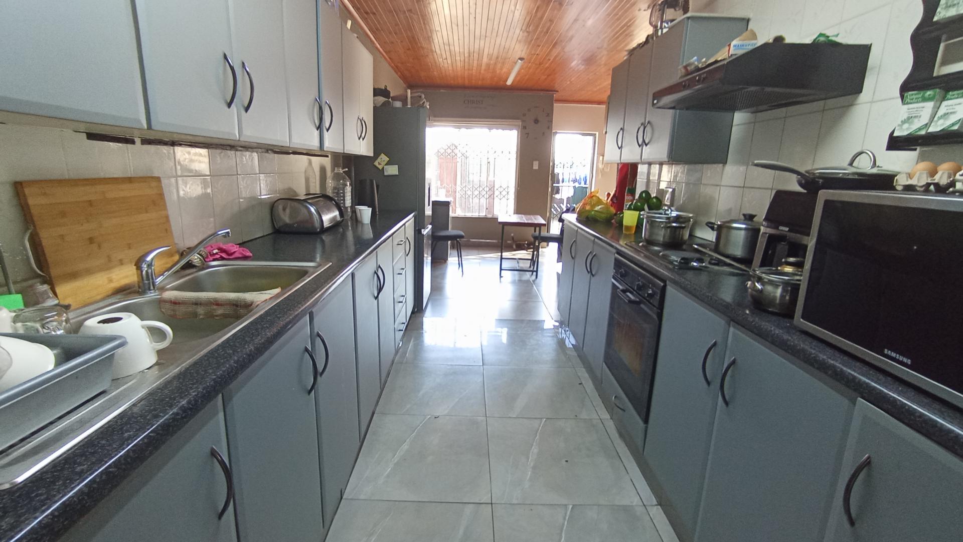 Kitchen - 68 square meters of property in Cleland