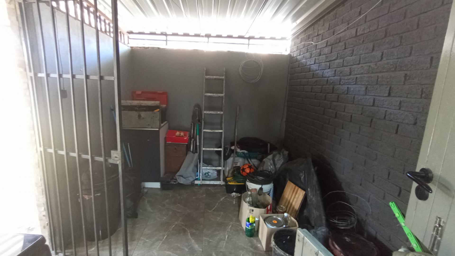 Carport  of property in Cleland