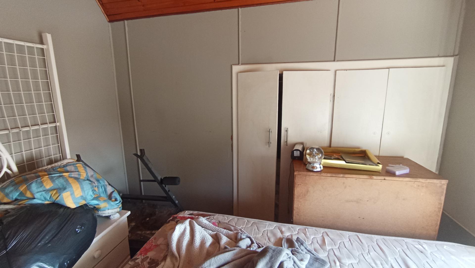Bed Room 3 - 97 square meters of property in Cleland