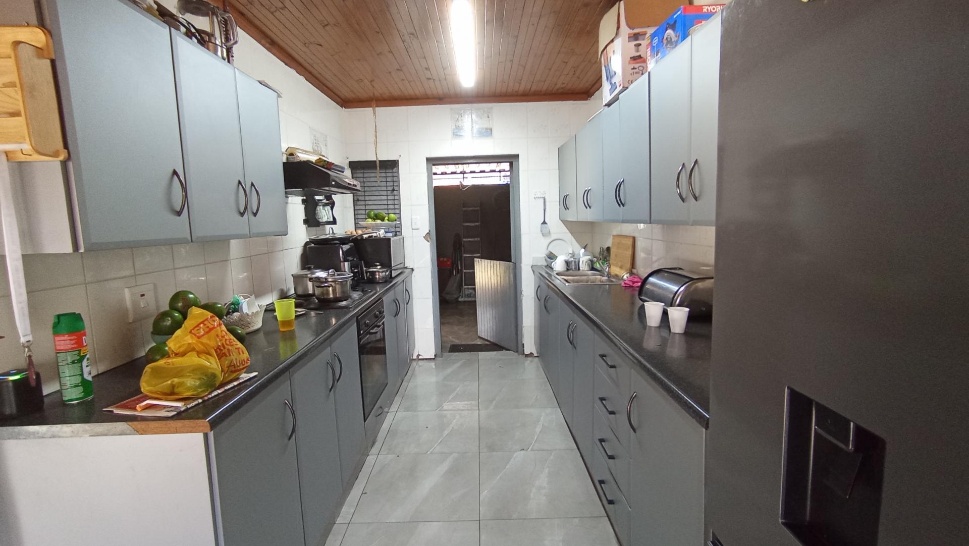Kitchen - 68 square meters of property in Cleland