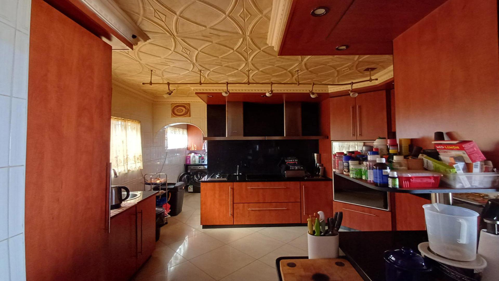 Kitchen of property in Oakdene