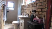 Bathroom 1 - 6 square meters of property in Oakdene