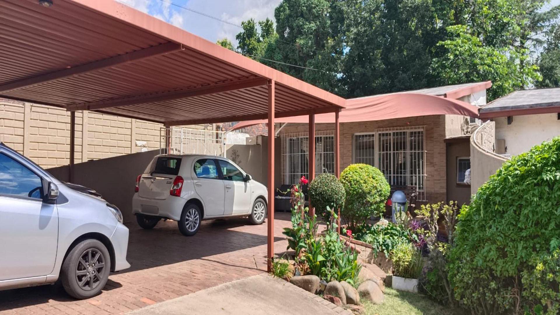 Carport  of property in Randpark