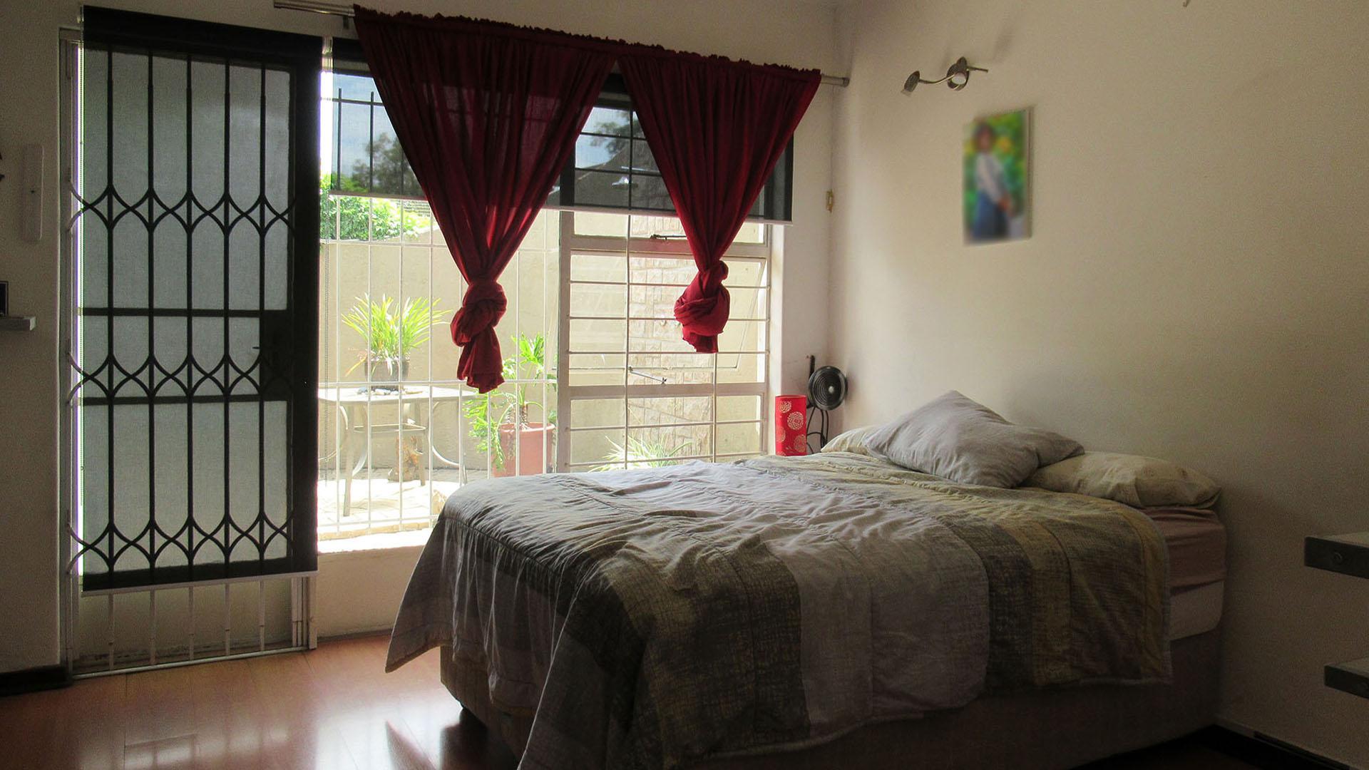 Bed Room 1 - 18 square meters of property in Randpark