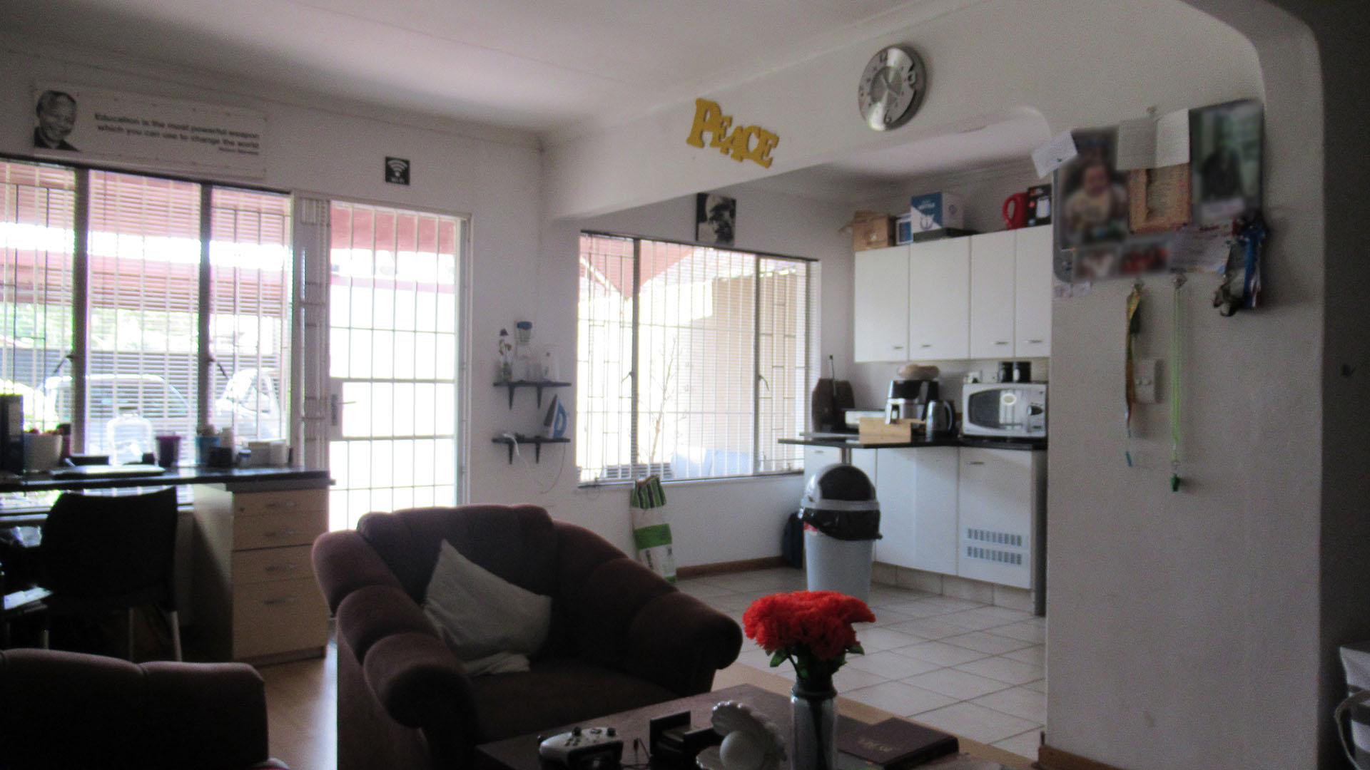 Kitchen - 27 square meters of property in Randpark