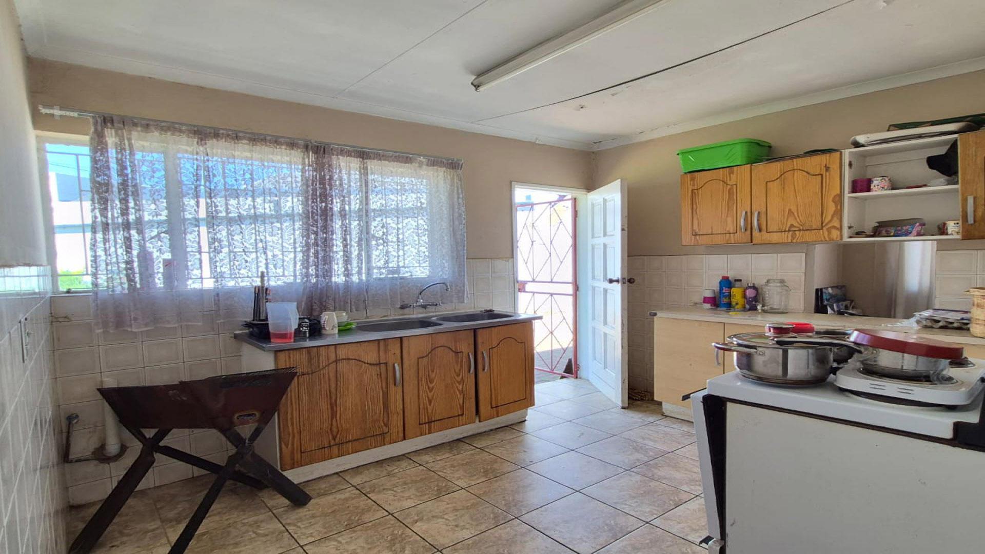 Kitchen of property in Lenasia South