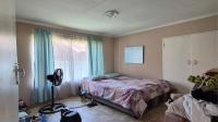 Bed Room 1 of property in Lenasia South