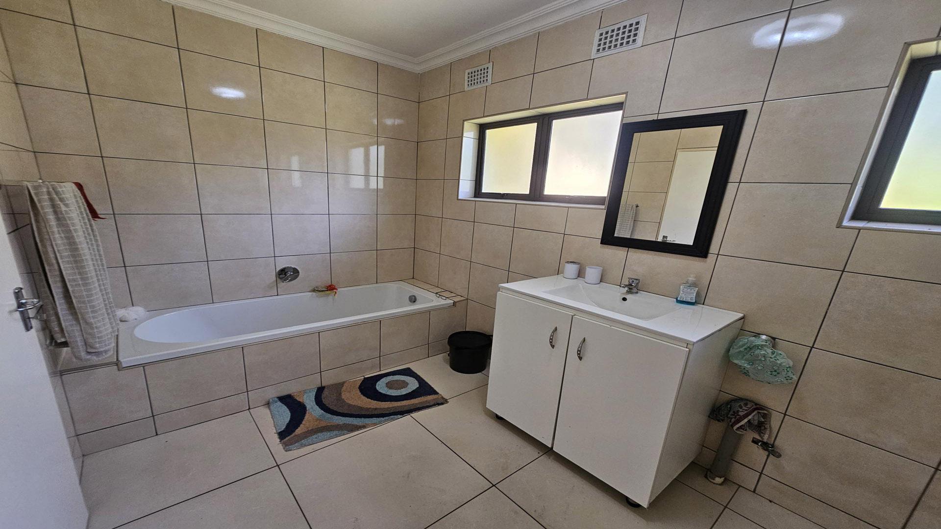 Bathroom 2 of property in New Germany 