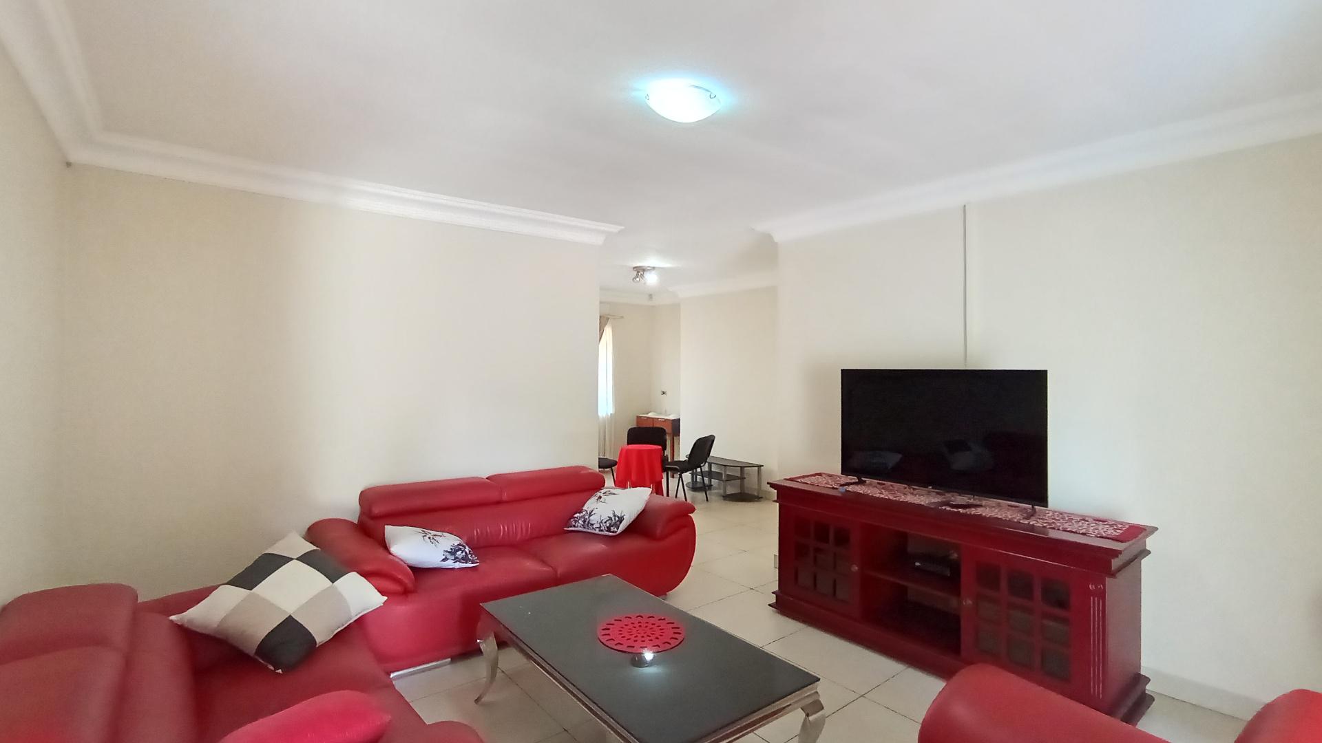 Lounges - 21 square meters of property in New Germany 