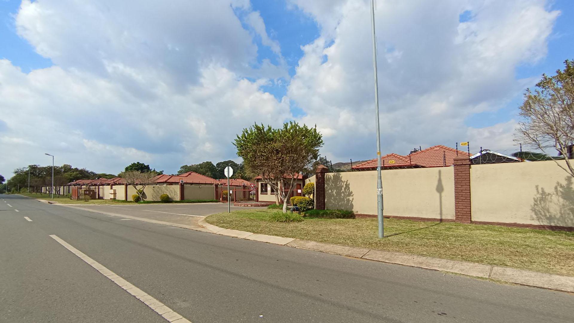 Front View of property in Heatherview