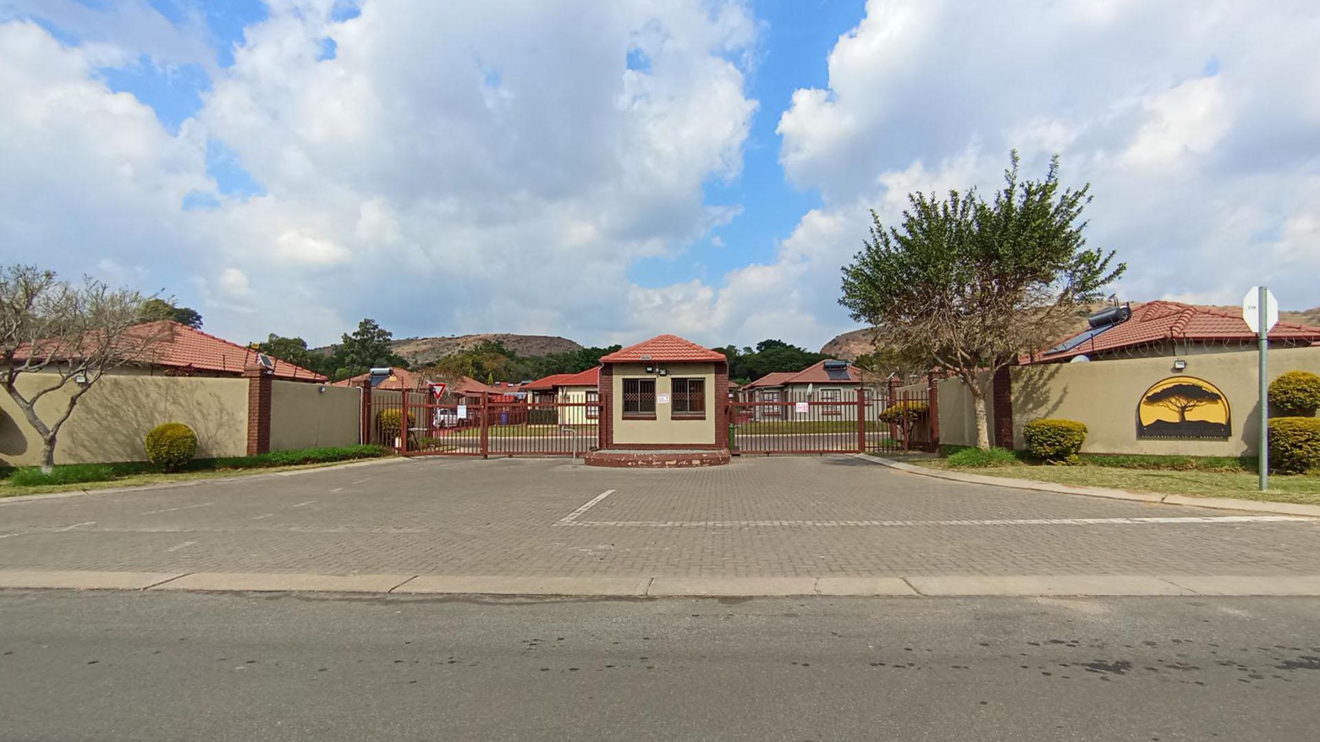 Front View of property in Heatherview
