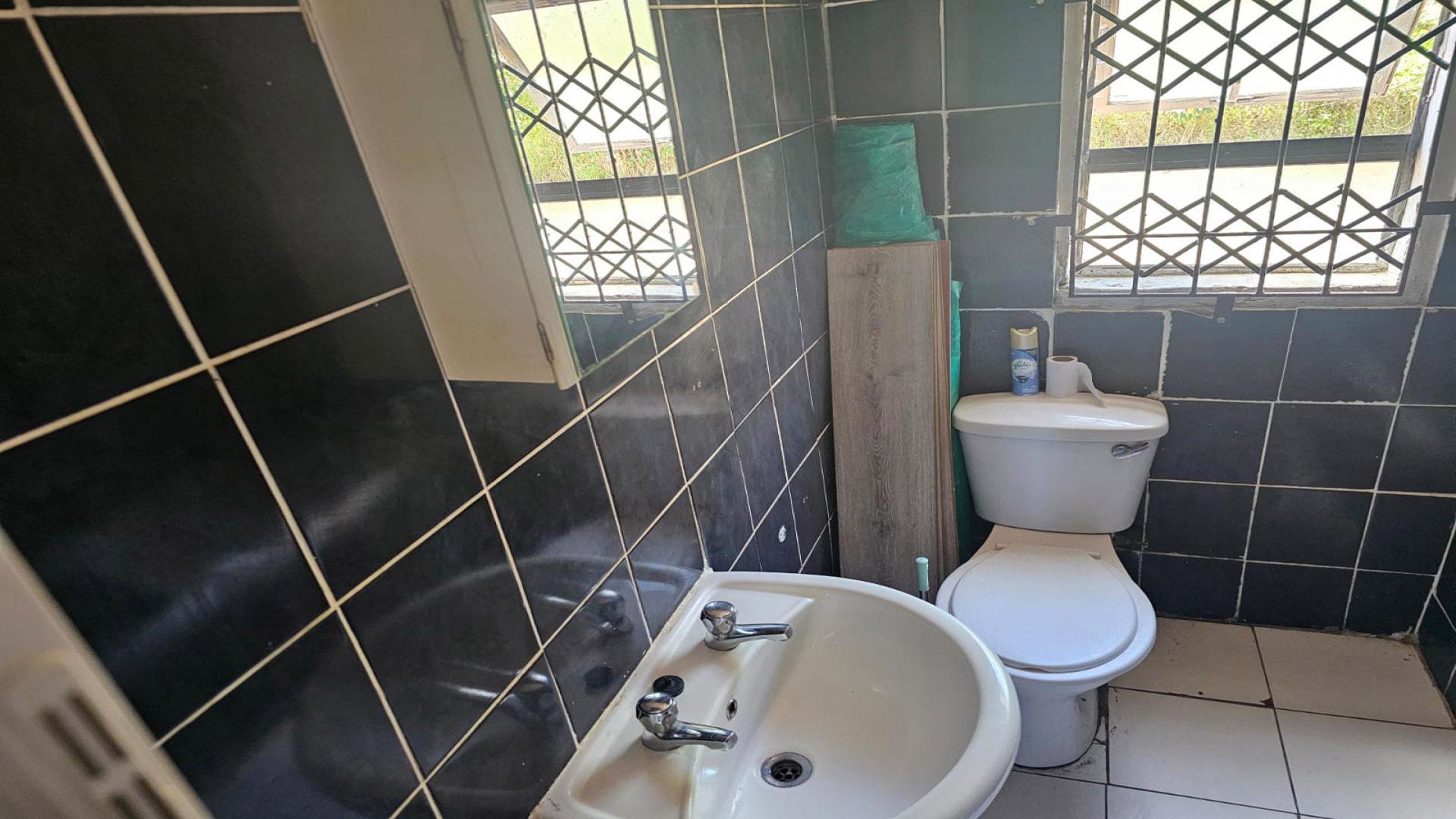 Bathroom 1 of property in Mdantsane