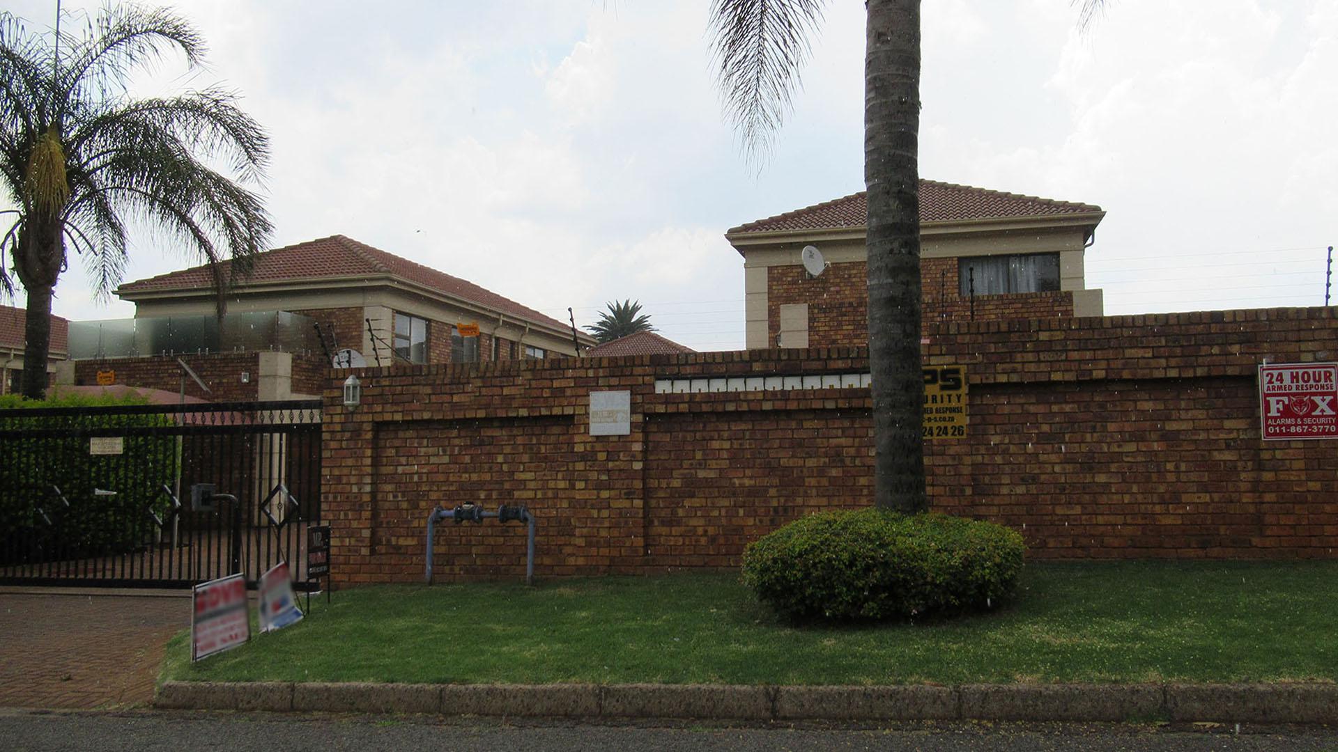 Front View of property in Alberton