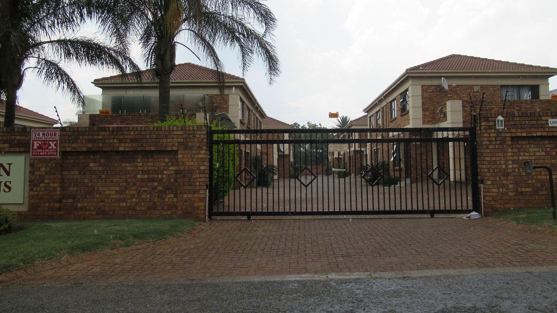 Front View of property in Alberton