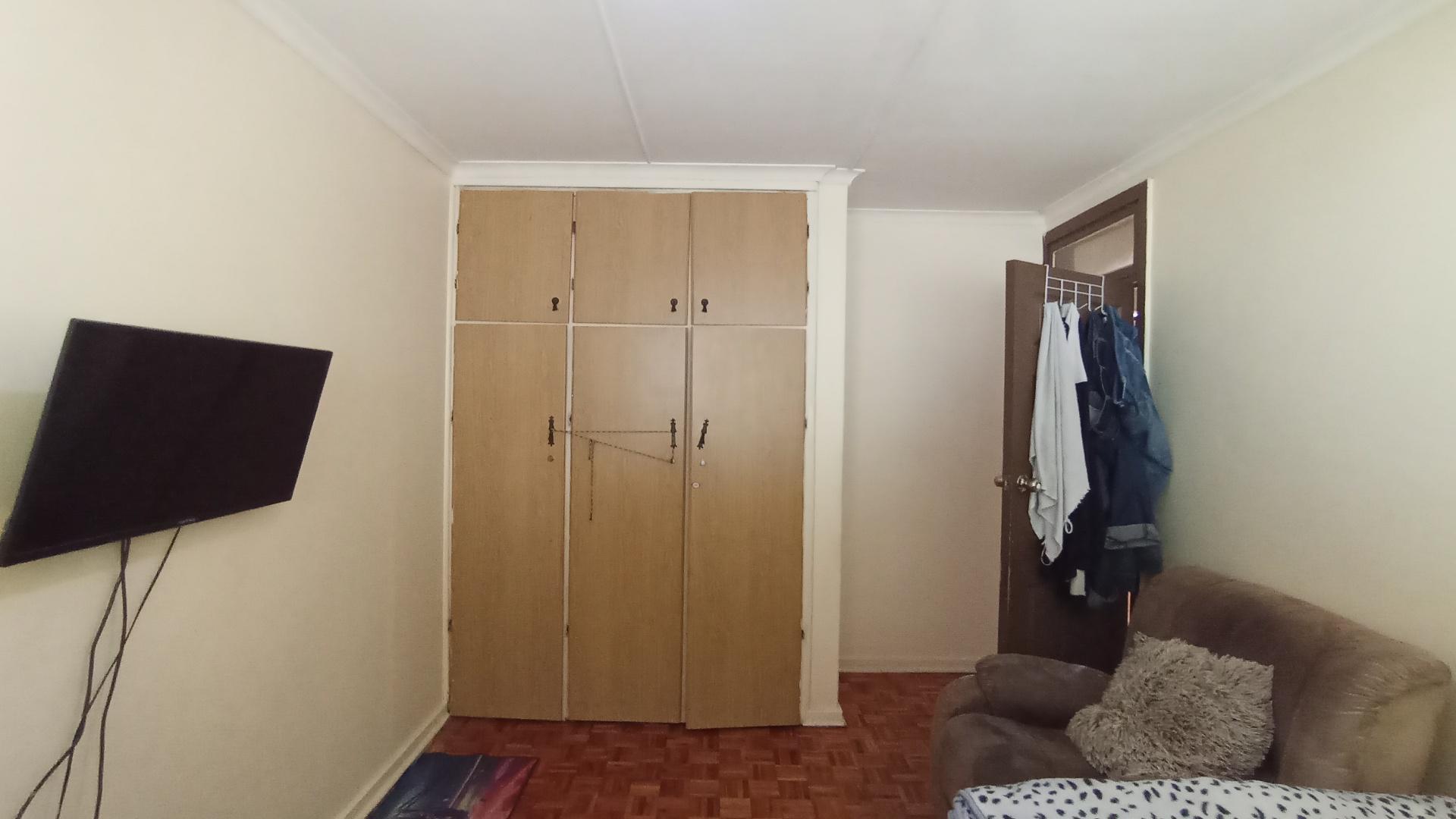 Bed Room 2 - 16 square meters of property in Burlington Heights