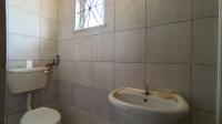 Bathroom 2 - 4 square meters of property in Burlington Heights