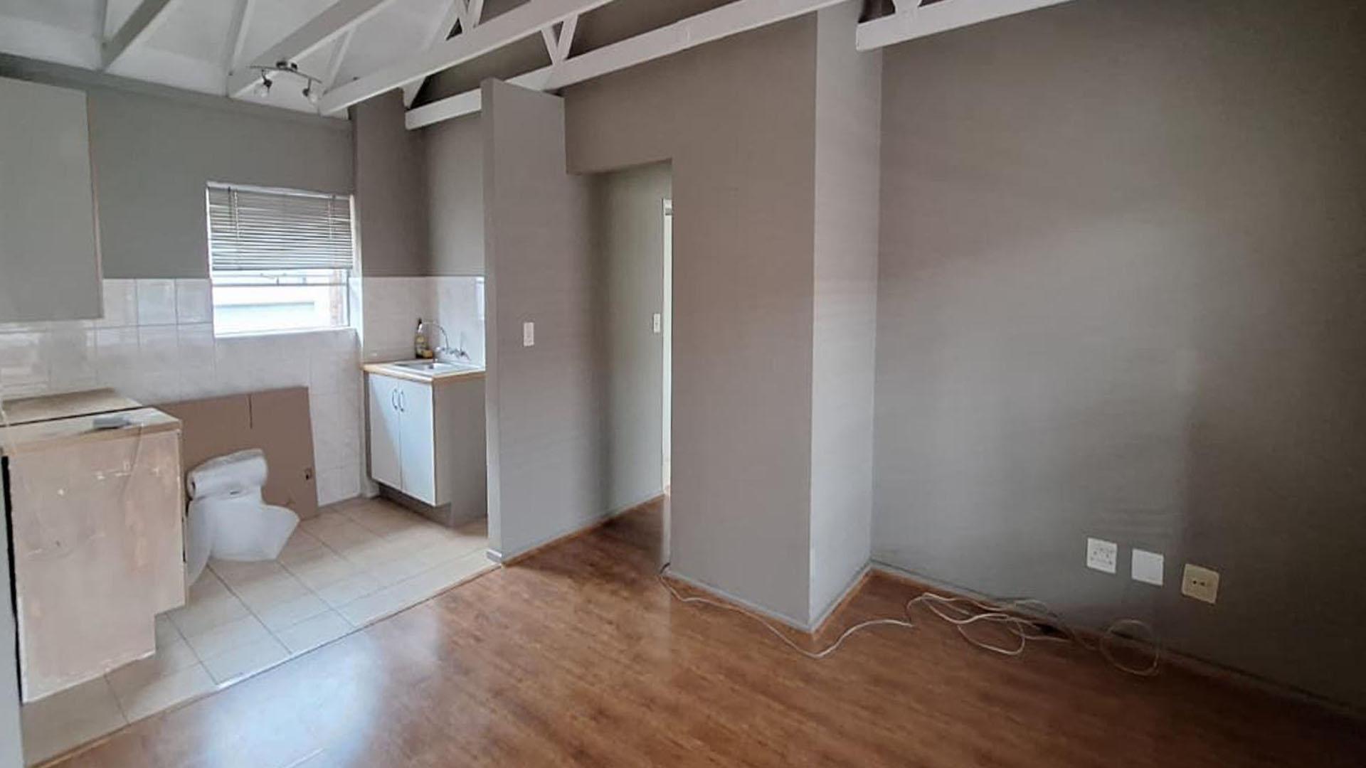 Lounges - 17 square meters of property in Glen Marais