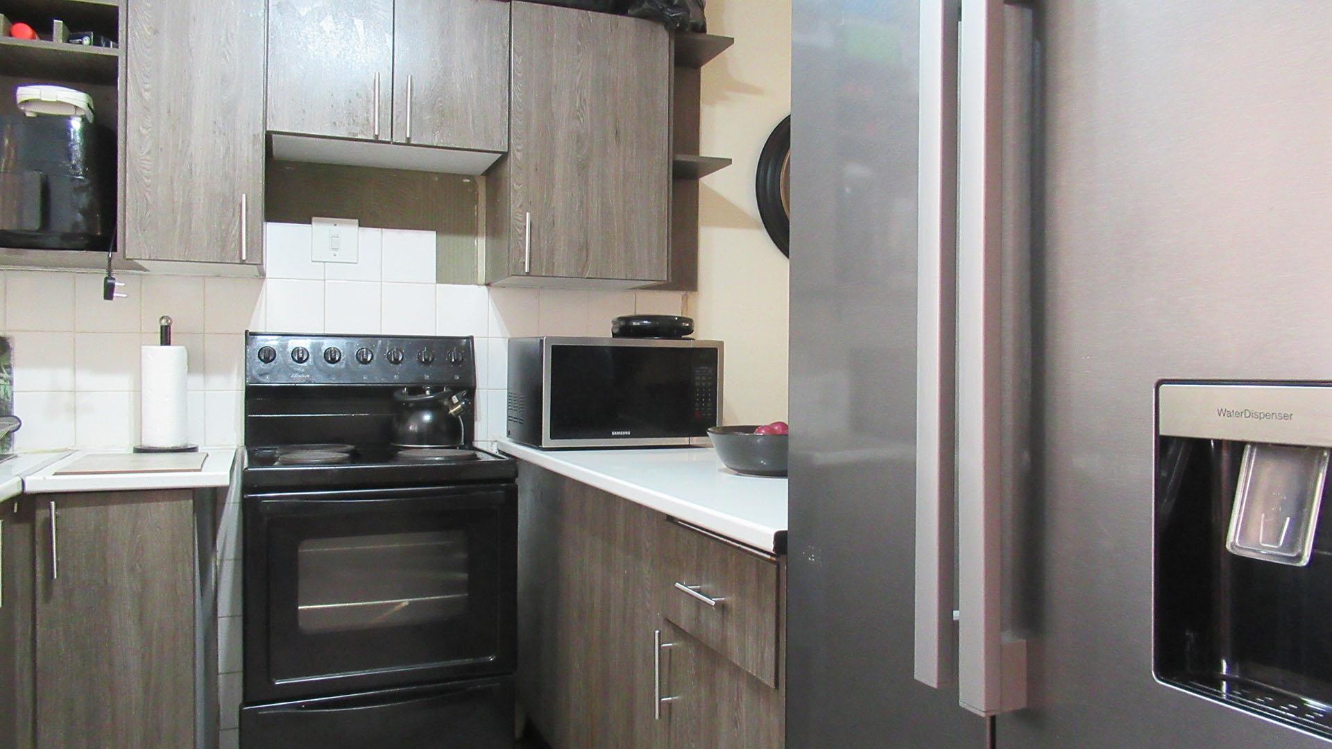 Kitchen - 7 square meters of property in Weltevreden Park