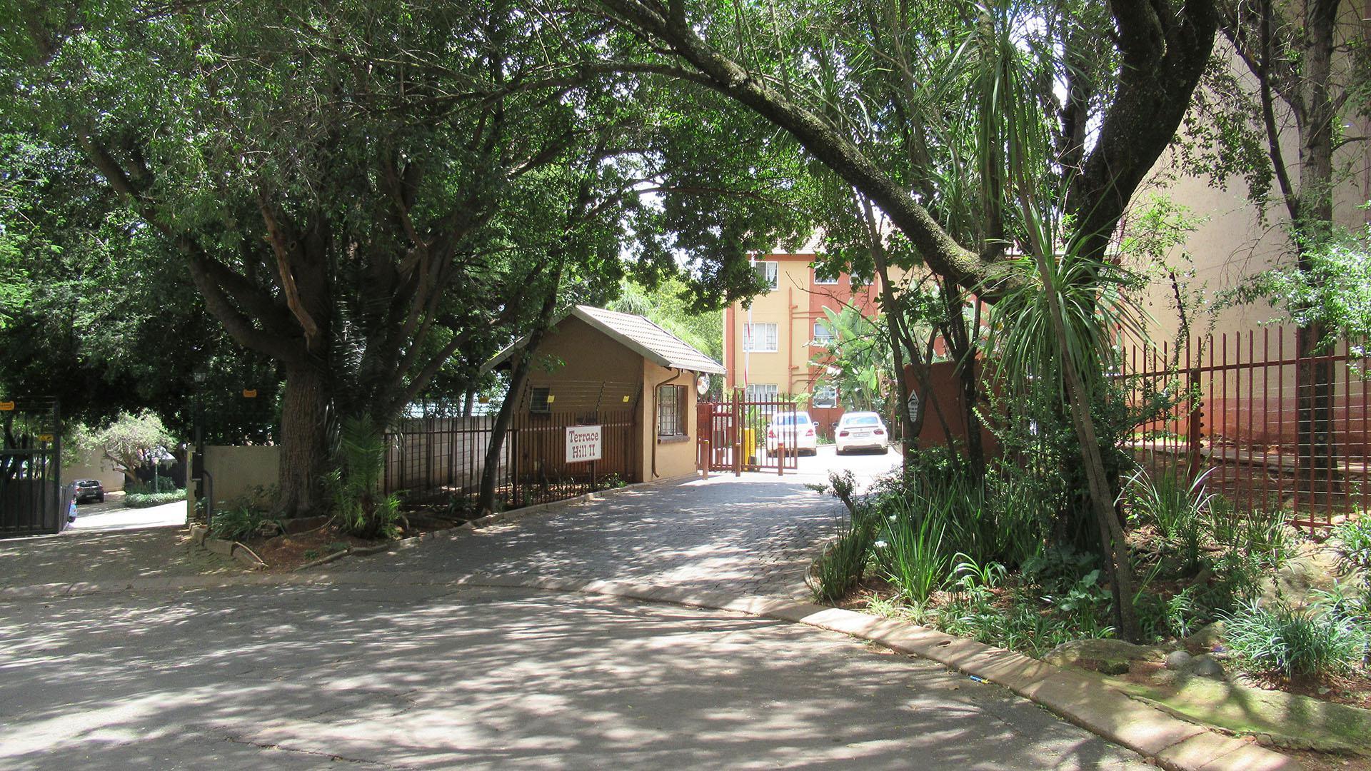 Front View of property in Weltevreden Park