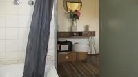 Bathroom 2 - 3 square meters of property in Weltevreden Park
