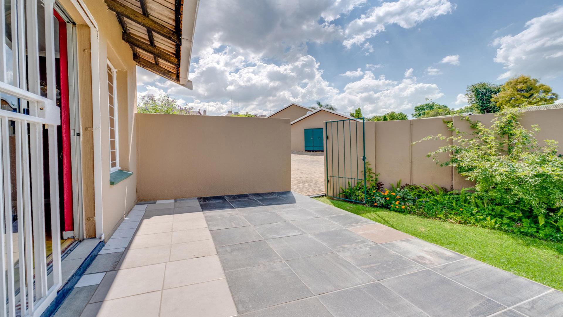 Front View of property in Sundowner