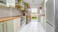 Kitchen of property in Sundowner