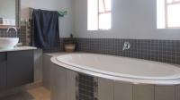 Bathroom 3+ - 14 square meters of property in Greenstone Hill