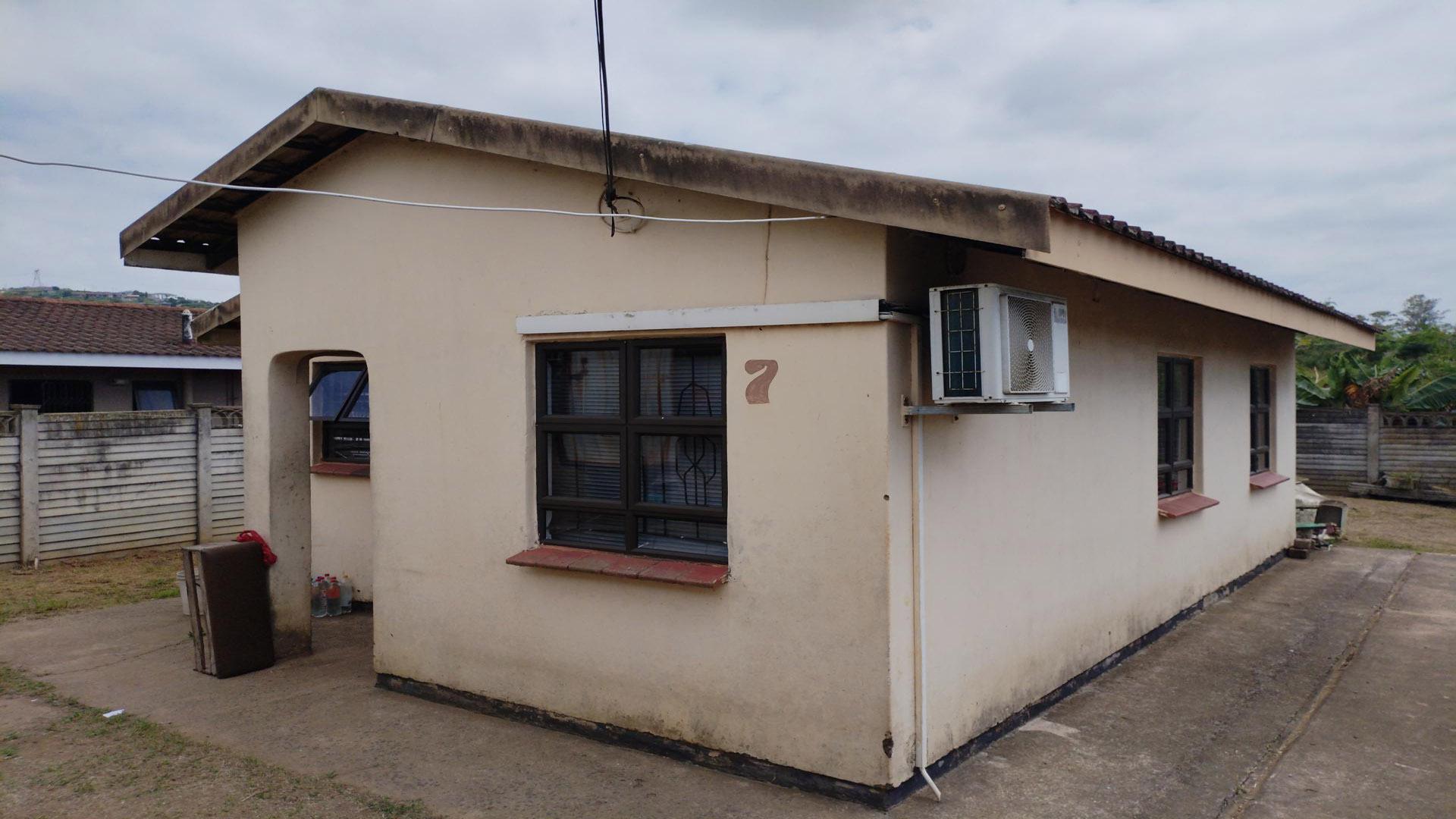 Front View of property in Amanzimtoti 