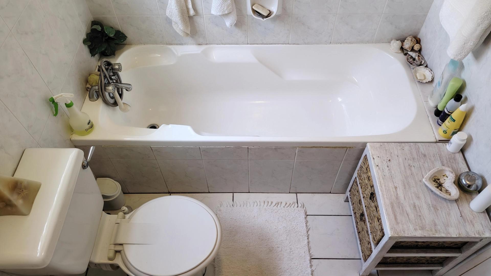 Bathroom 1 of property in Lorraine