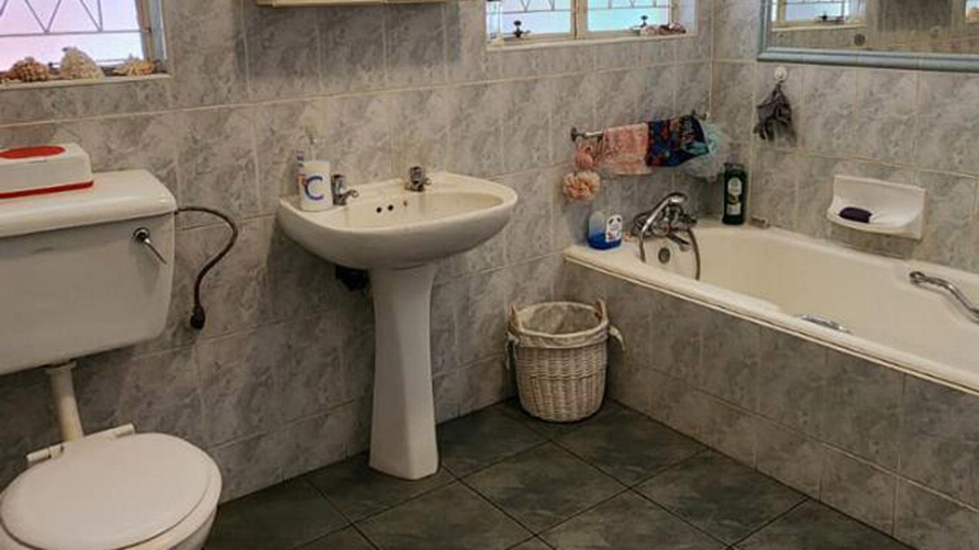 Bathroom 2 of property in Empangeni