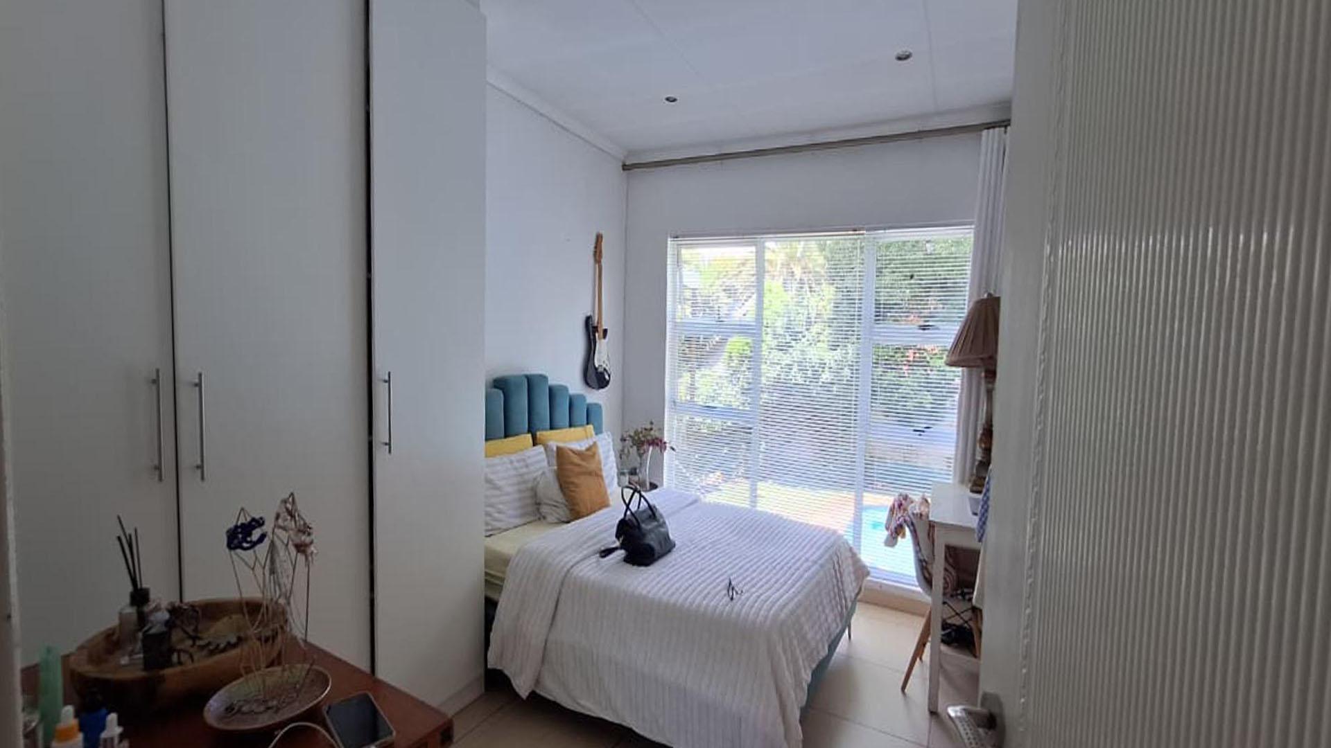 Bed Room 2 - 15 square meters of property in Bordeaux