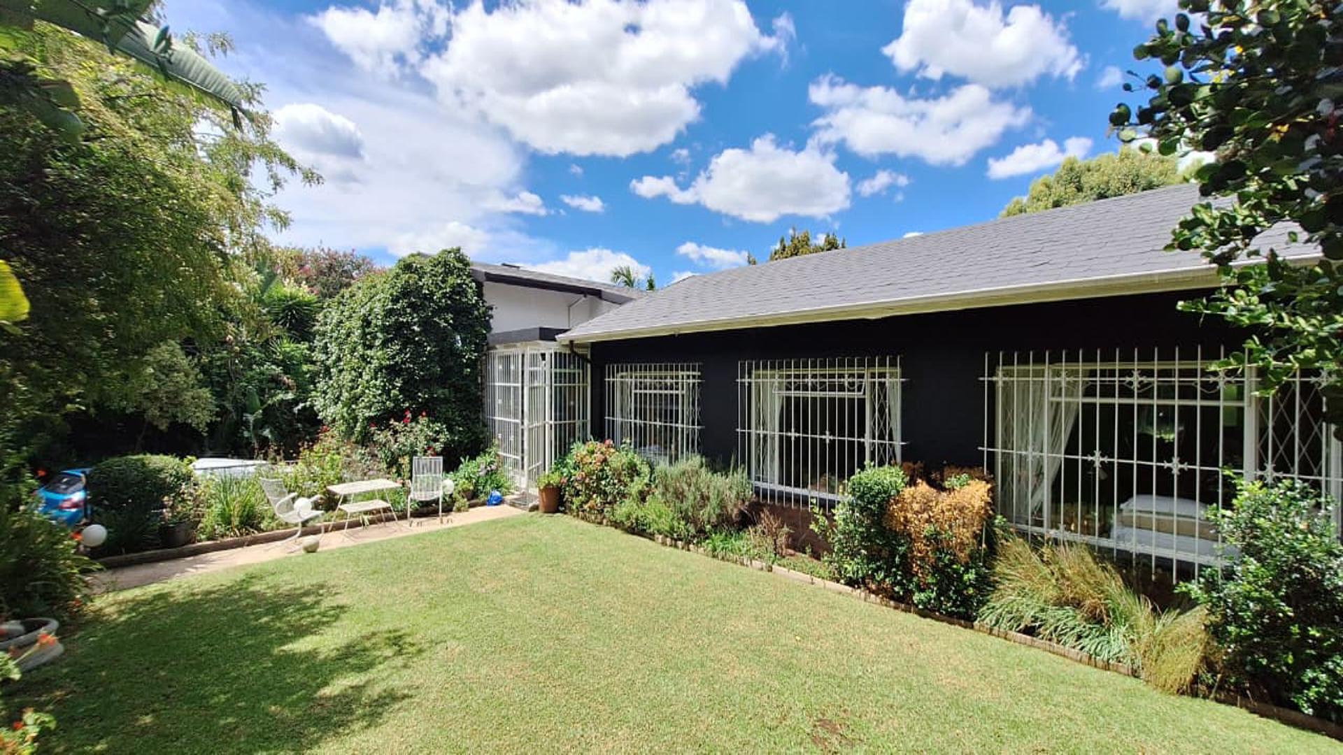 Front View of property in Bordeaux