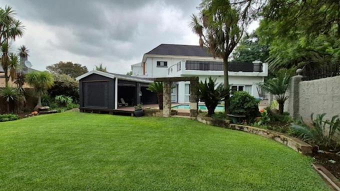 3 Bedroom Freehold Residence for Sale For Sale in Selection park - Home Sell - MR702936