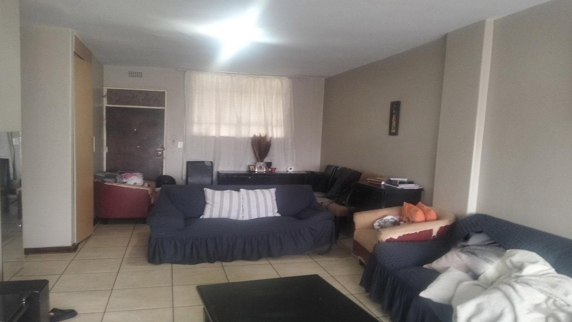 Lounges of property in Lorentzville