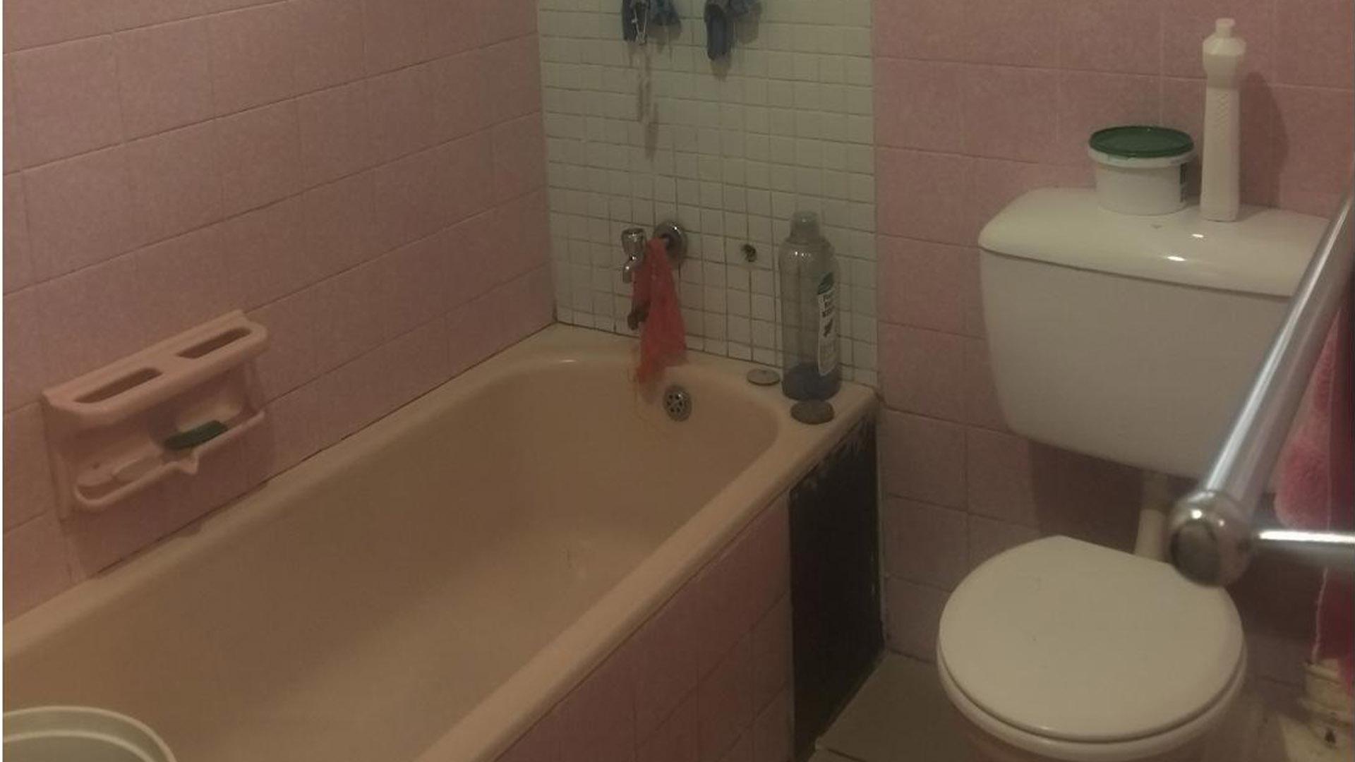 Bathroom 1 of property in Lorentzville