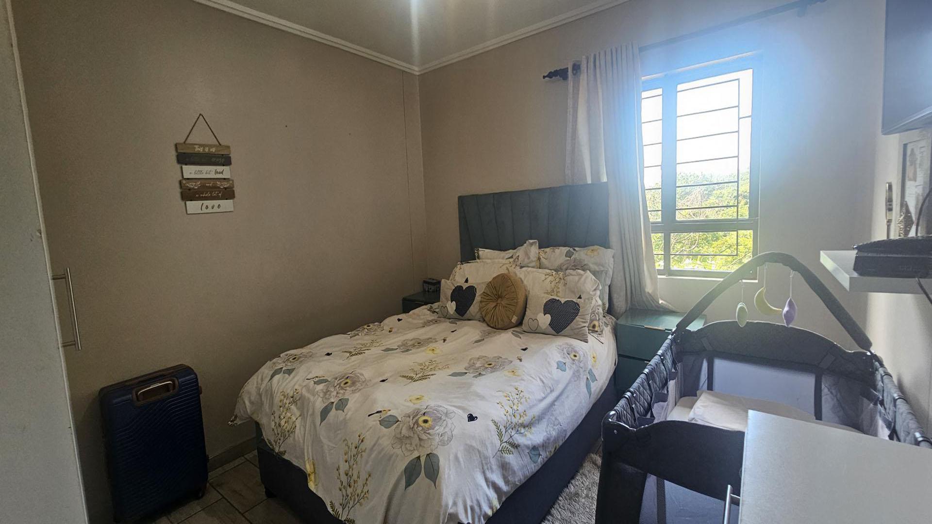 Main Bedroom of property in Sherwood