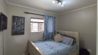 Bed Room 1 - 13 square meters of property in Sherwood