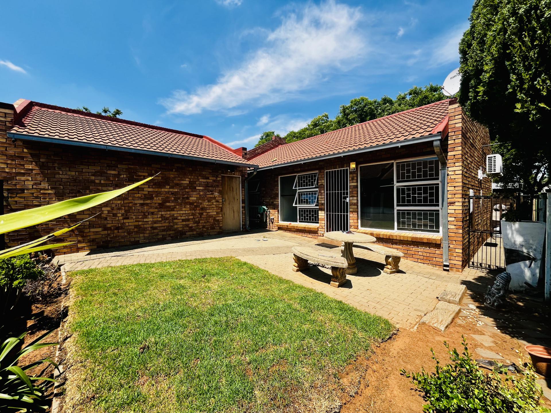  of property in Langenhoven Park