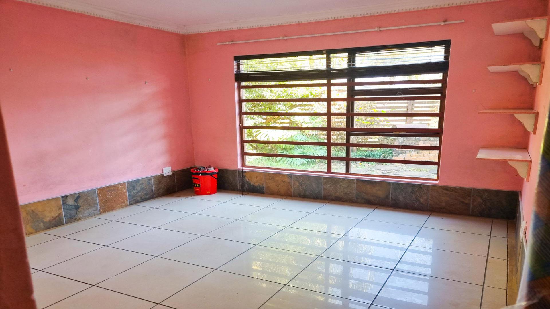 Bed Room 1 of property in Sabie