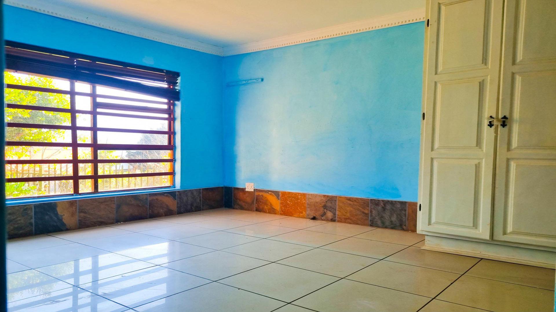 Bed Room 2 of property in Sabie