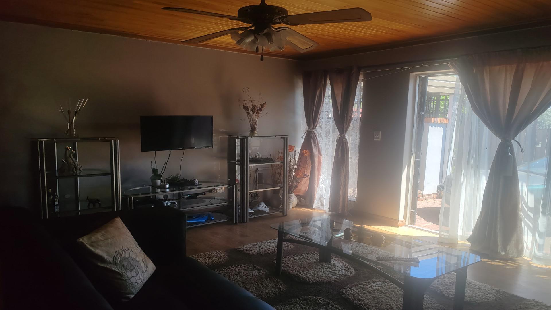 Lounges of property in Pellissier